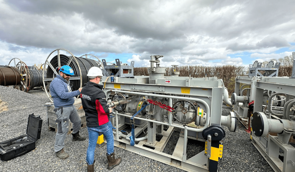 modec easy-duty-electric-valve-assist-tool-in-action